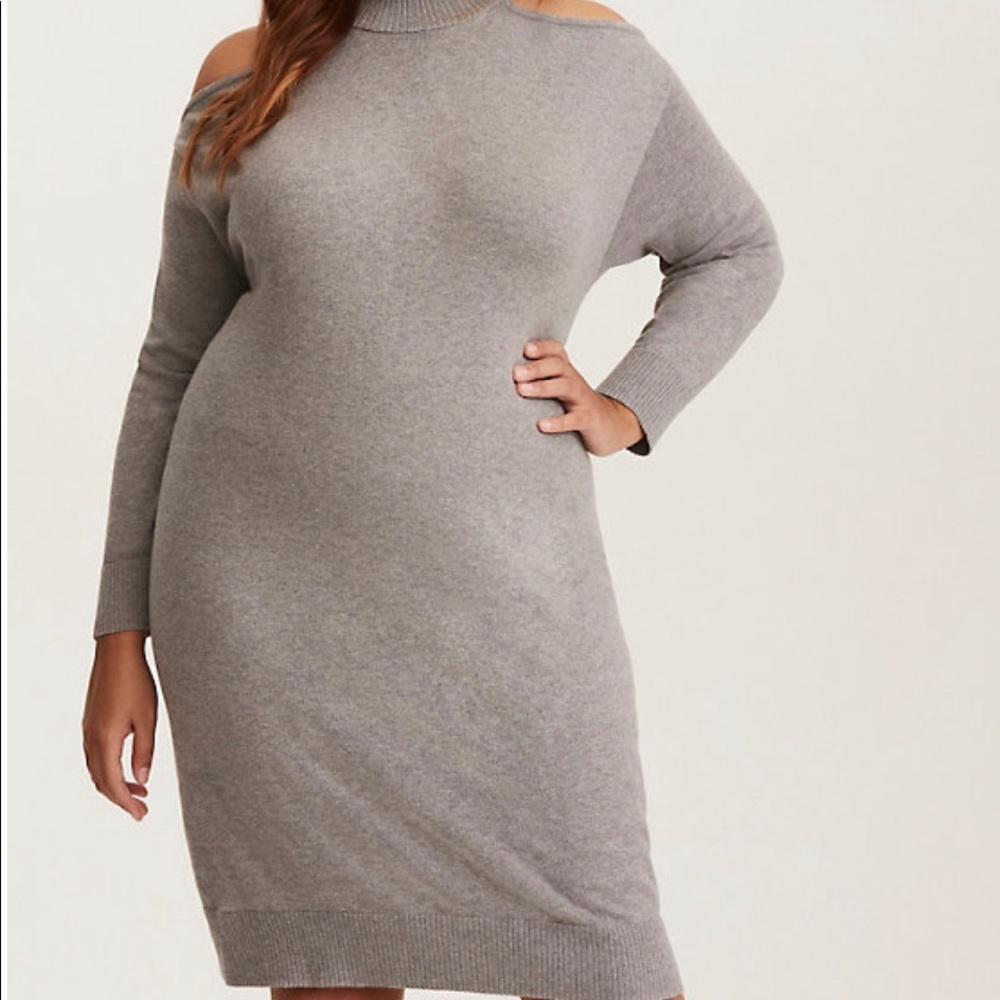 🌸 2for$30: Torrid Cold Shoulder Sweater Dress